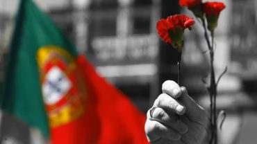 25 de abril: Compreender a Revolução Histórica de Portugal