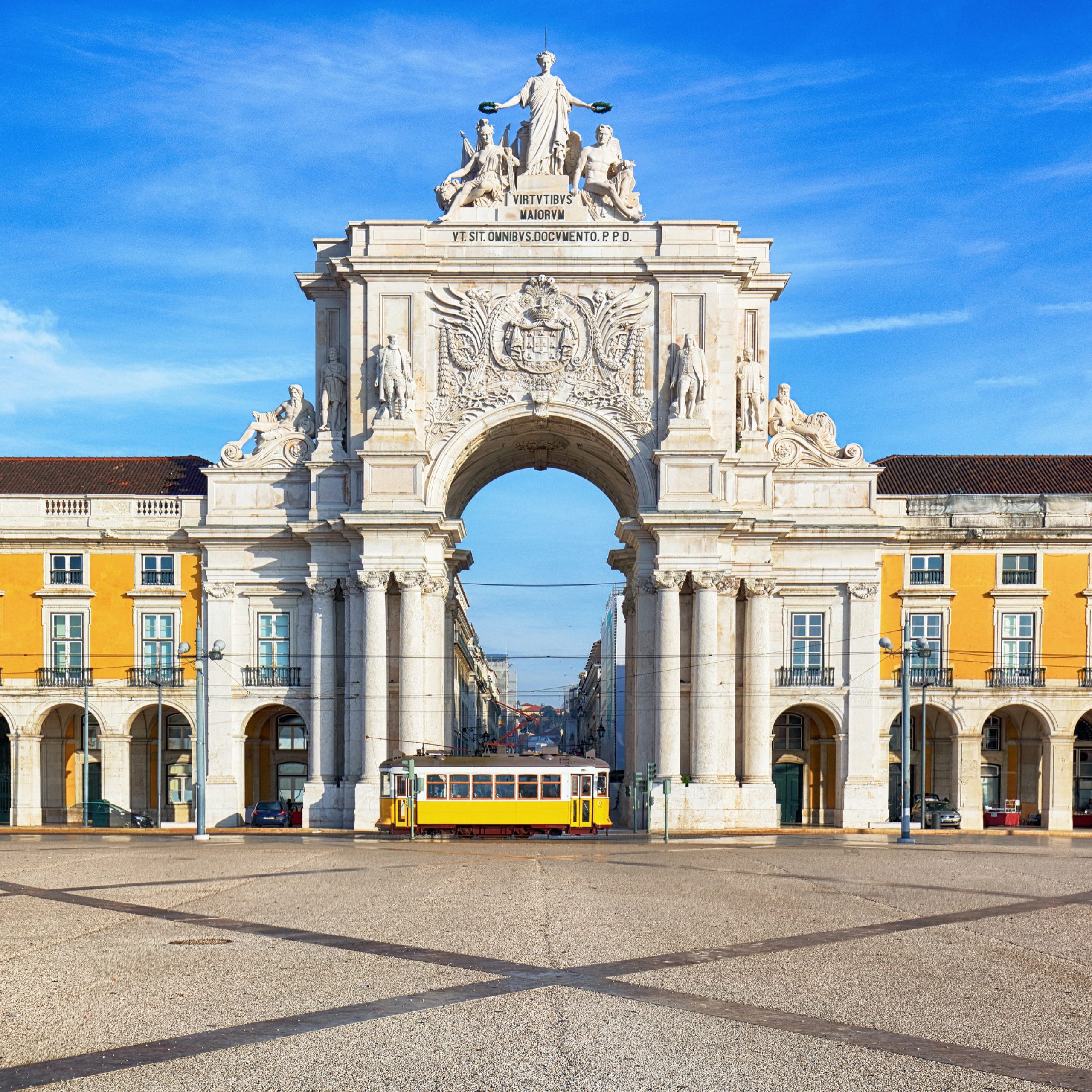 ECO Private Lisbon CITY TOUR Go2Lisbon Tours