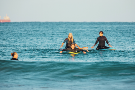 Embark on an surf adventure in Caparica – a true paradise!