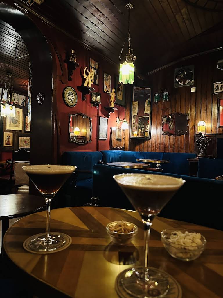 Interior view of A Paródia with cabaret style decor.