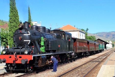 Douro Historical Train: A Journey Through Time Across Vineyard Landscapes
